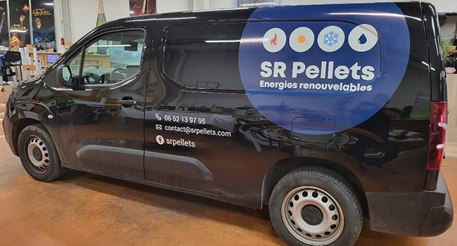 Conception du logo et covering des véhicules de la société SR Pellets, entreprise spécialisée dans les énergies renouvelables à Montmort-Lucy