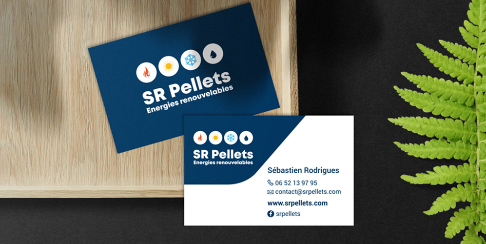 avis design du logo et carte de visite de SR Pellets, entreprise spécialisée dans la vente, l'installation et l'entretien du chauffage à granulés de bois et bûches, située à Montmort-Lucy dans la Marne